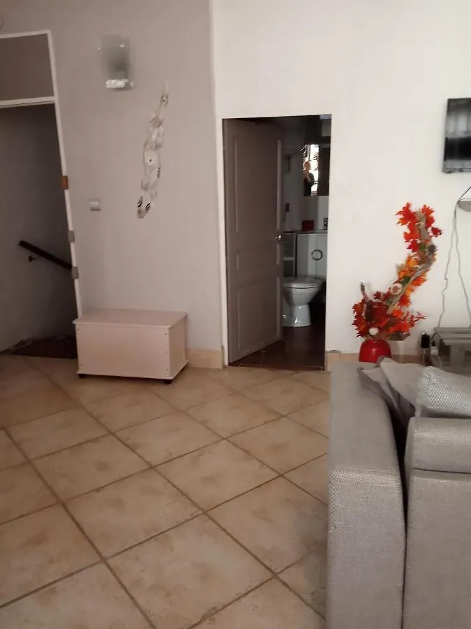 Grand Studio Tout Confort Flayosc 0*,  France