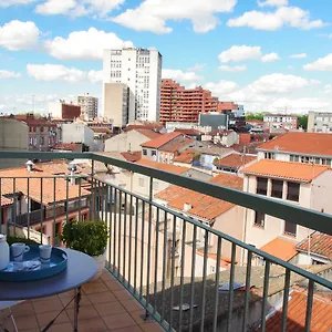 appartement-castellane.midi-pyreneeshotels.com/